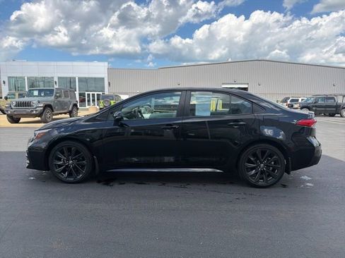 Used 2023 Toyota Corolla SE w/ Carpet Mat Package (TMS) image 4