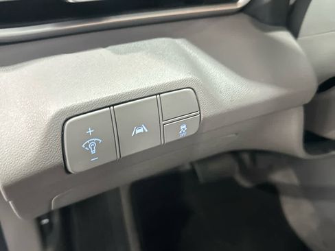 Used 2023 Hyundai Elantra SEL FWD image 17