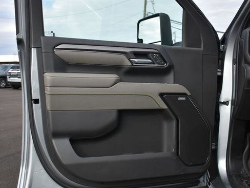 New 2026 Chevrolet Silverado 2500 ZR2 image 11