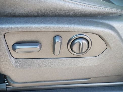 Used 2022 Chevrolet Silverado 1500 LTZ w/ LTZ Premium Package image 13