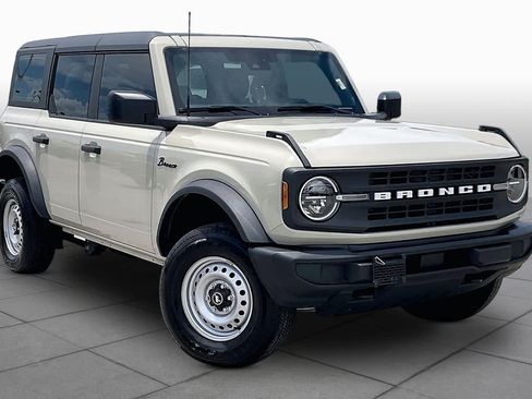 Used 2025 Ford Bronco 4-Door AWD/4WD image 3