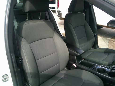 Used 2017 Chevrolet Cruze LT w/ Sun And Sound Package image 16