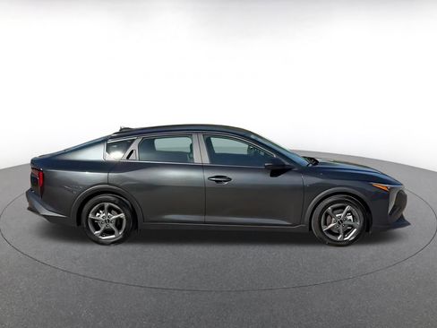 Used 2025 Kia K4 LXS image 16