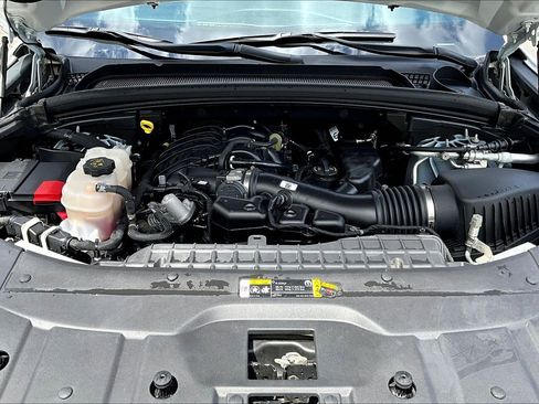 Used 2025 Jeep Grand Cherokee Altitude AWD/4WD image 22