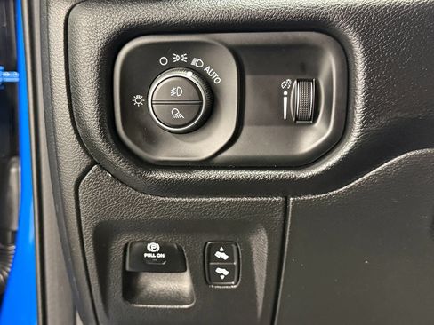 Used 2020 RAM 1500 Rebel w/ Level 2 Equipment Group AWD/4WD image 20