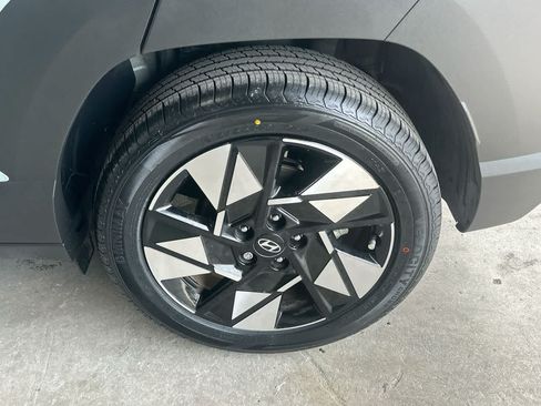 Used 2024 Hyundai Kona SEL FWD image 11