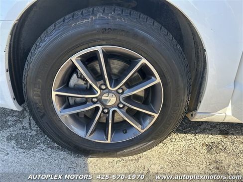 Used 2017 Dodge Grand Caravan SXT image 31