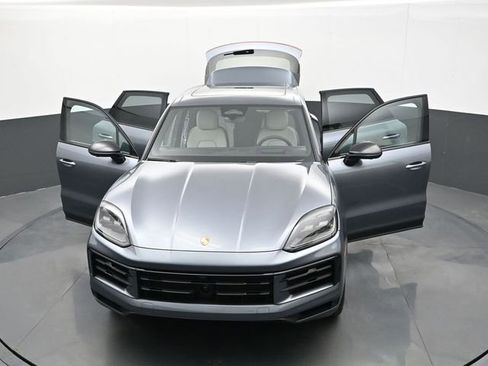 New 2026 Porsche Cayenne image 31