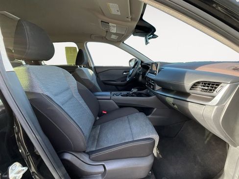 Used 2023 Nissan Rogue SV image 15