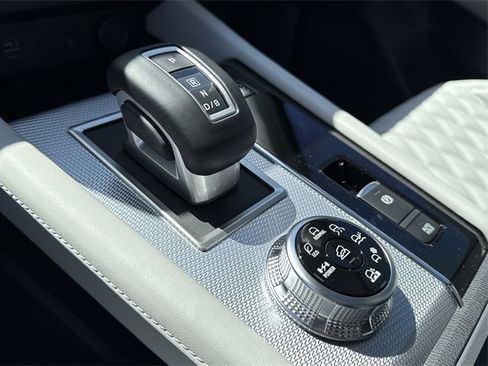 New 2025 Mitsubishi Outlander SEL image 21