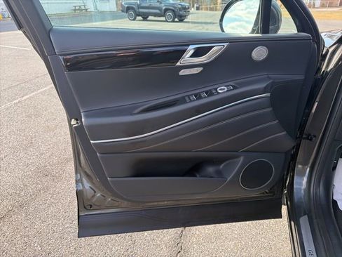 Used 2025 Genesis GV80 2.5T Standard image 11