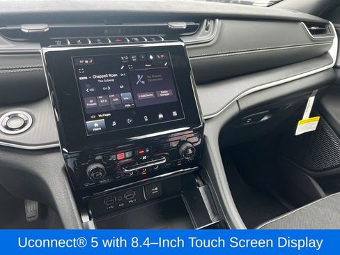 New 2025 Jeep Grand Cherokee L Altitude image 12