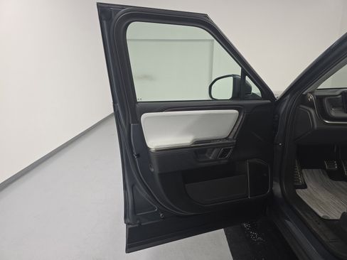 Used 2023 Rivian R1S Adventure AWD/4WD image 16