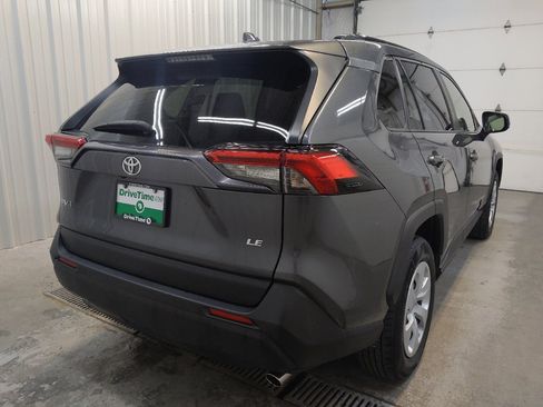 Used 2019 Toyota RAV4 LE FWD image 9
