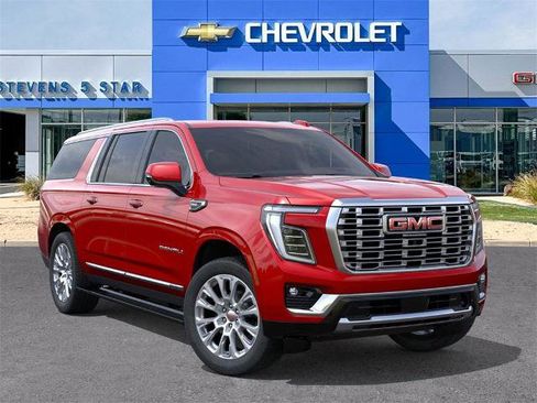 New 2026 GMC Yukon XL Denali image 7