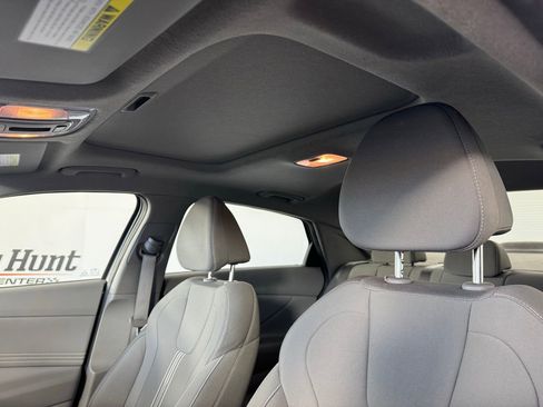 Used 2025 Hyundai Elantra SEL image 4