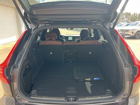 Certified 2025 Volvo XC60 B5 Ultra AWD/4WD image 23