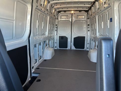 New 2026 Mercedes-Benz Sprinter 2500 image 33