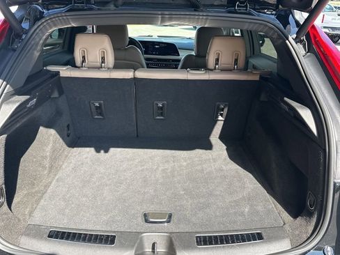 Used 2025 Cadillac XT4 Premium Luxury FWD image 13