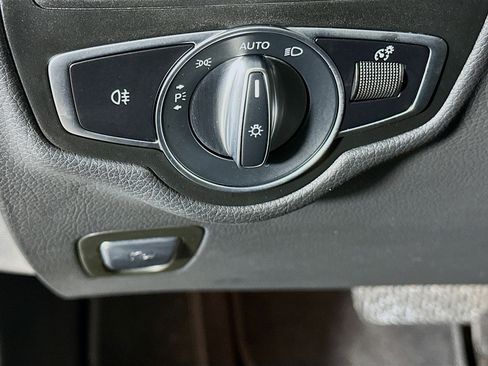 Used 2022 Mercedes-Benz GLC 300 GLC 300 w/ Premium Package Lite image 17