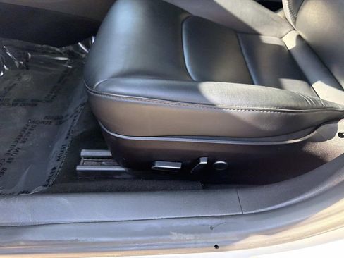 Used 2023 Tesla Model 3 Standard Range image 18