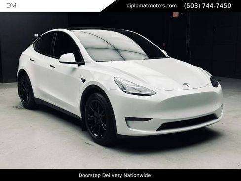 Used 2021 Tesla Model Y Long Range AWD/4WD image 9
