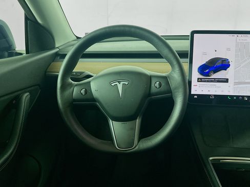 Used 2022 Tesla Model Y Long Range AWD/4WD image 17