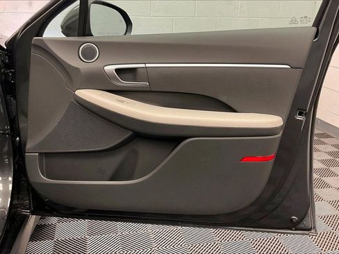 Certified 2025 Hyundai Sonata SE image 22