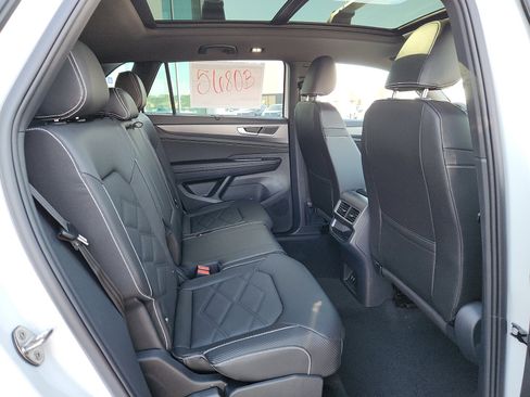 New 2026 Volkswagen Atlas Cross Sport SE image 14