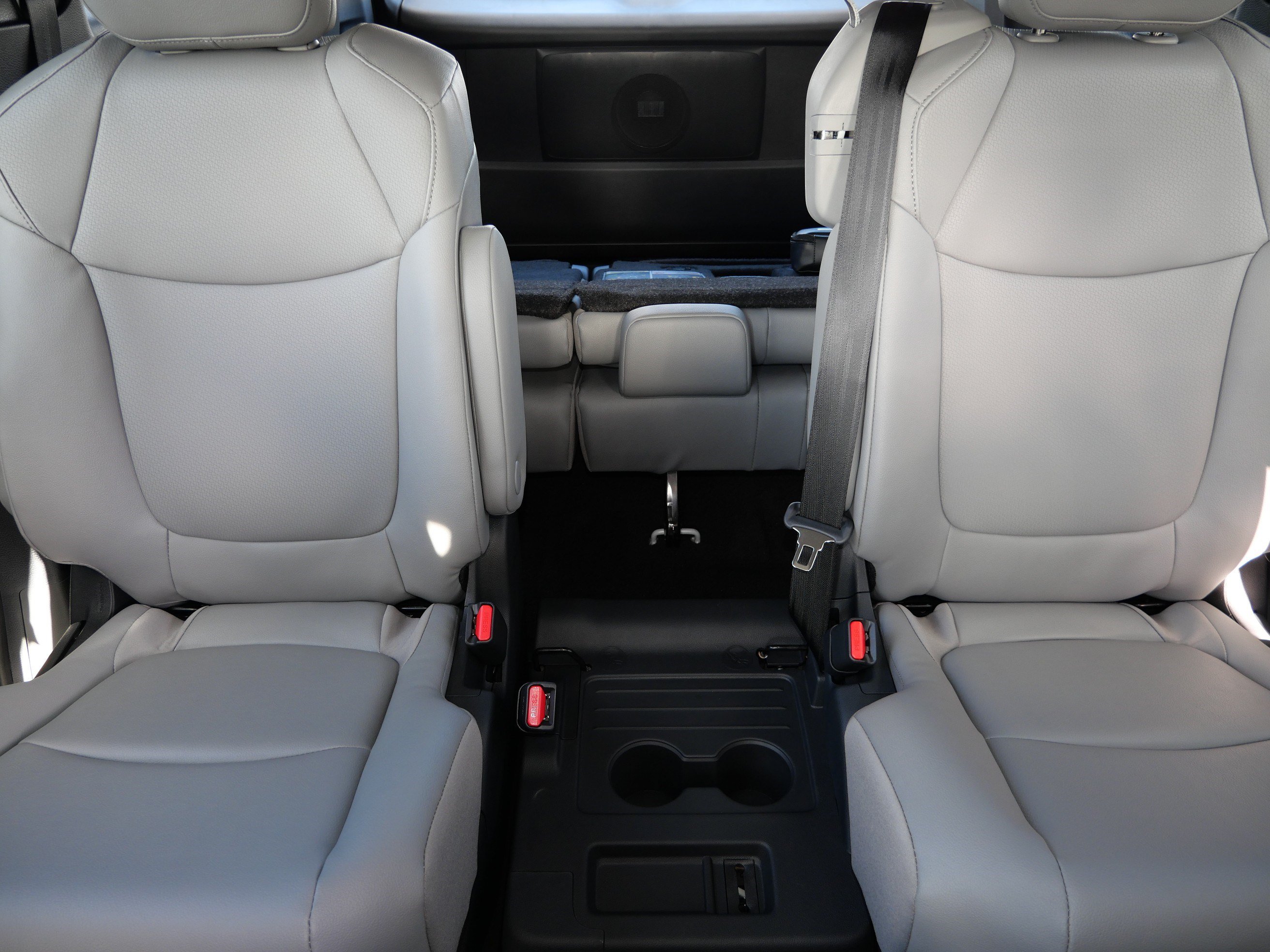Certified 2026 Toyota Sienna XLE FWD image 13