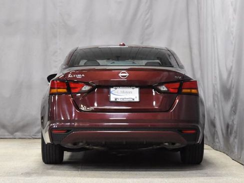 Used 2024 Nissan Altima 2.5 SV image 8