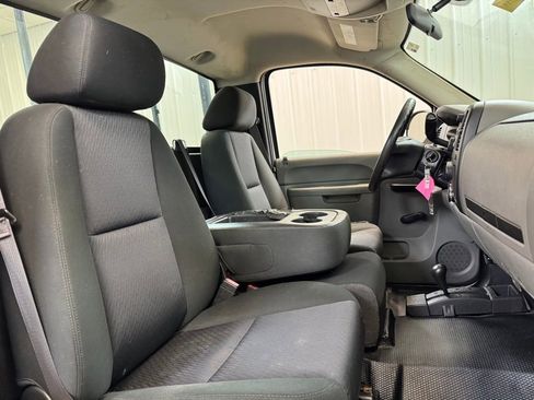 Used 2014 Chevrolet Silverado 2500 W/T image 19