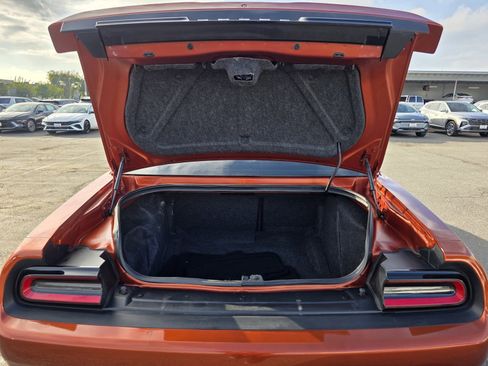 Used 2021 Dodge Challenger SXT image 15