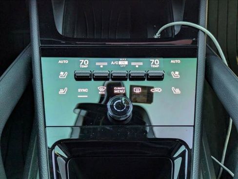 Used 2025 Porsche Cayenne image 16