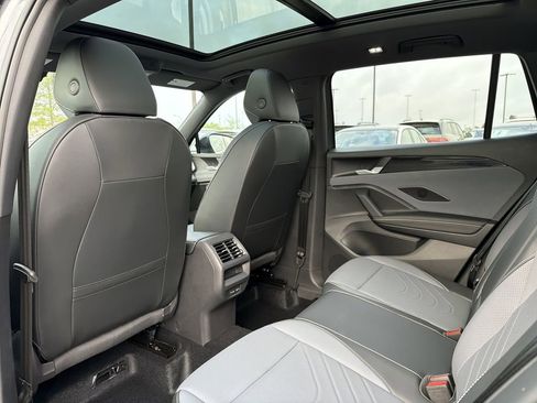 New 2026 Volkswagen Tiguan SE R-Line FWD image 12