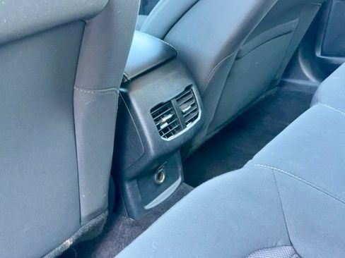 Used 2020 Ford Fusion SE FWD image 12