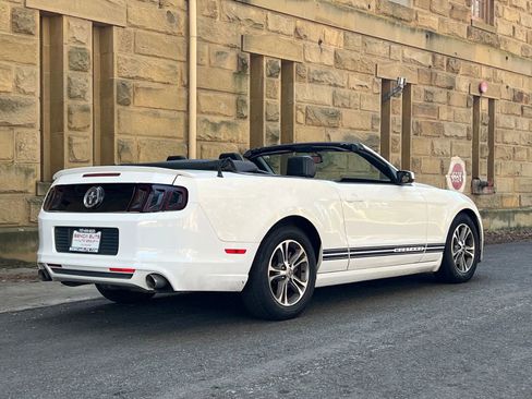 Used 2013 Ford Mustang Premium image 9