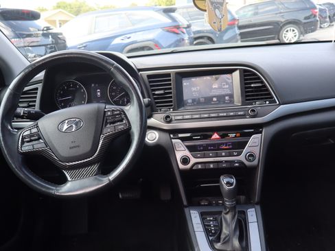 Used 2018 Hyundai Elantra Value Edition FWD image 13