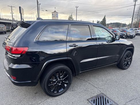 Used 2018 Jeep Grand Cherokee Altitude image 6