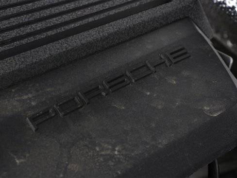 Used 2025 Porsche Macan image 27