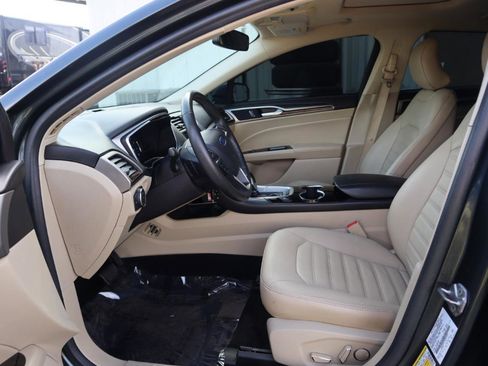 Used 2016 Ford Fusion SE w/ Equipment Group 202A image 50