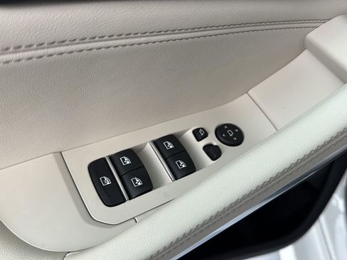 New 2026 BMW X6 xDrive40i w/ Executive Package image 29