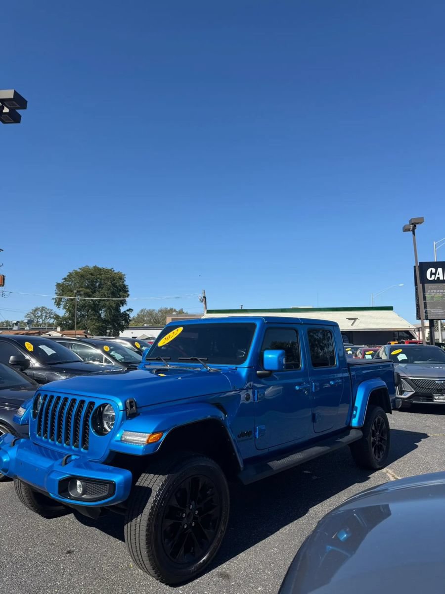 Used 2022 Jeep Gladiator Overland AWD/4WD image 2