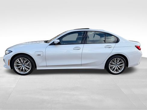Used 2023 BMW 330e xDrive w/ Driving Assistance Package image 10