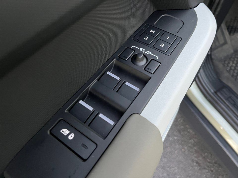 Certified 2024 Land Rover Defender 110 S AWD/4WD image 33