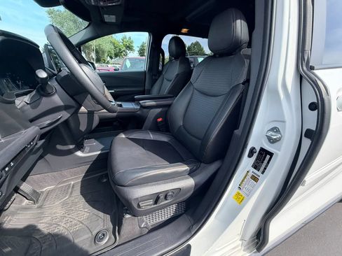Used 2023 Toyota Sienna XSE w/ XSE Plus Package AWD/4WD image 10