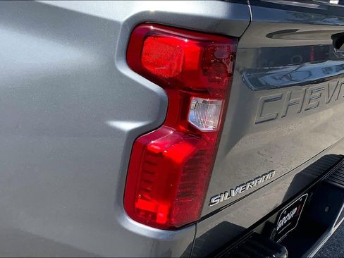 Used 2021 Chevrolet Silverado 1500 LT image 29