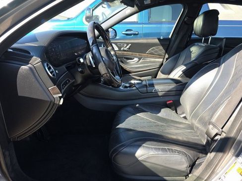 Used 2018 Mercedes-Benz S 560 4MATIC Sedan w/ Premium Package image 5