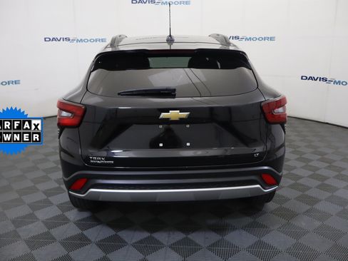Certified 2025 Chevrolet Trax LT FWD image 8
