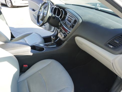 Used 2015 Kia Optima EX image 25
